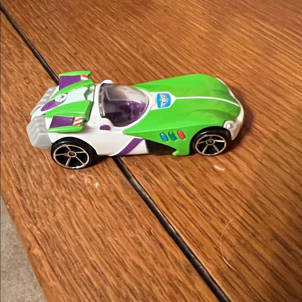 Disney Buzz Lightyear Green and Purple Hot Wheels Toy Story 4 Car NWOT